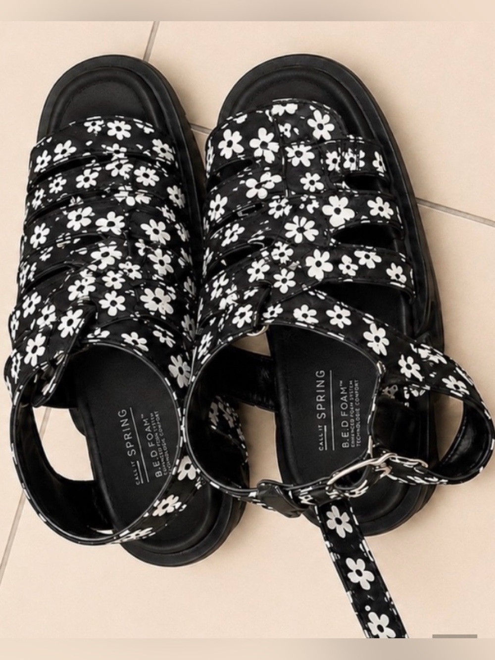 Call it spring Floral Fisherman Sandals, LiKE NEW